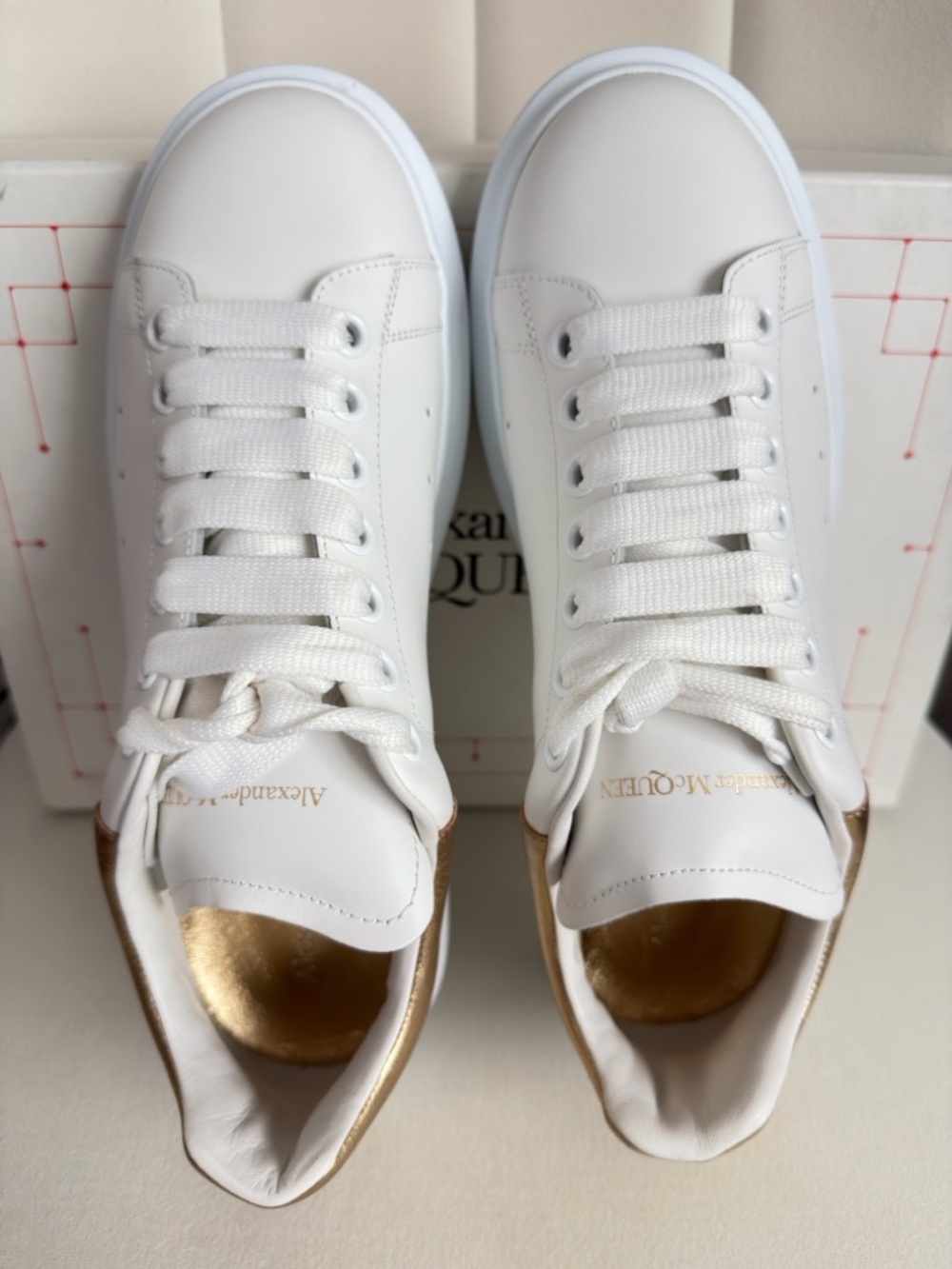 Alexander McQueen Oversized Larry Sneaker White Gold Men’s Leather 41 8 in Box - Picture 4 of 16